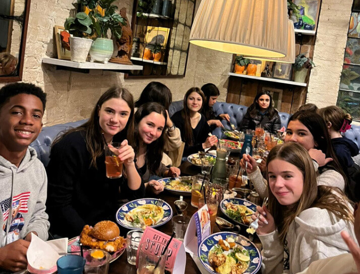 Grade 8 London trip dinner